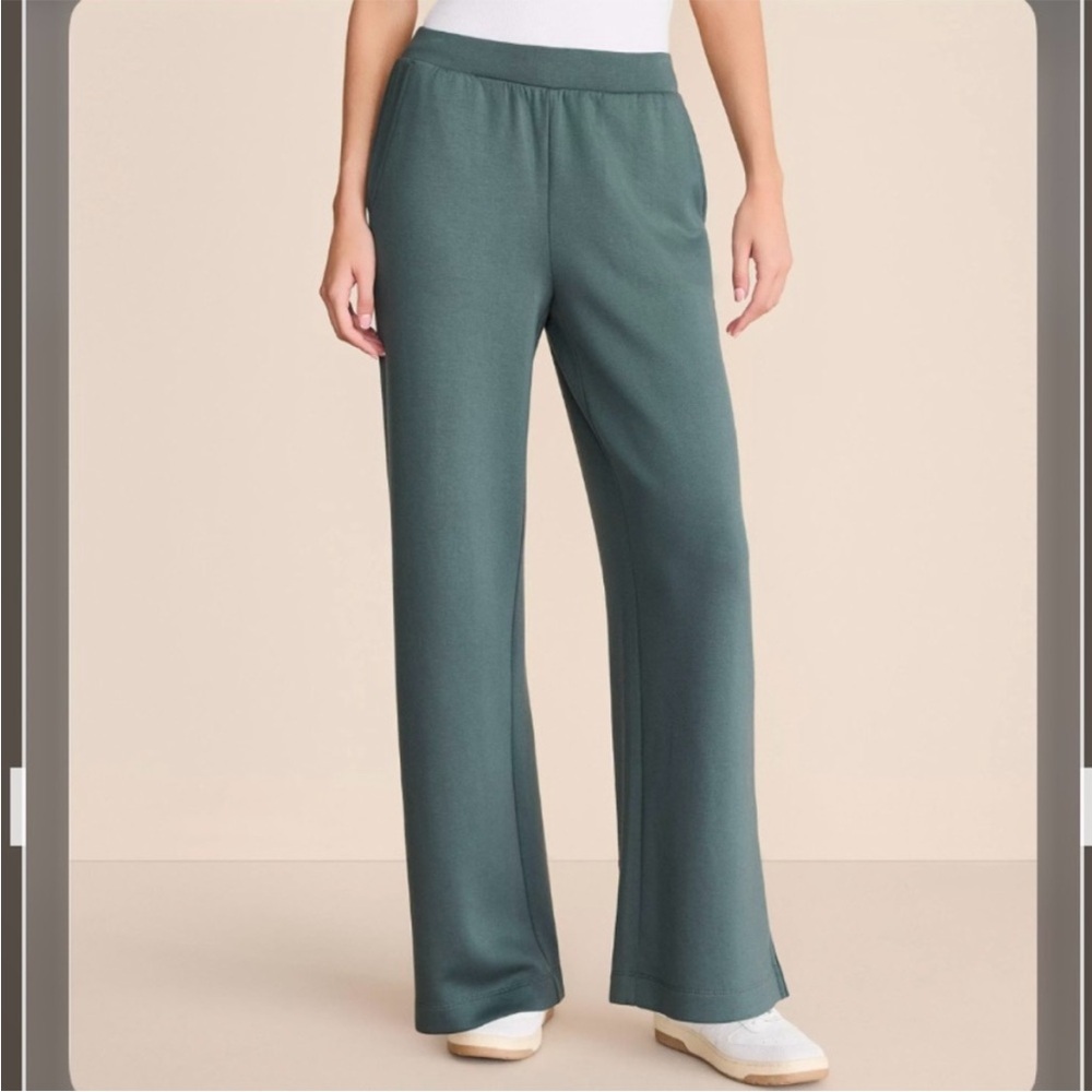 Lou & Grey Scubasoft Side Slit Straight Leg Pants in Deep Delphinium Size XS - Picture 2 of 3